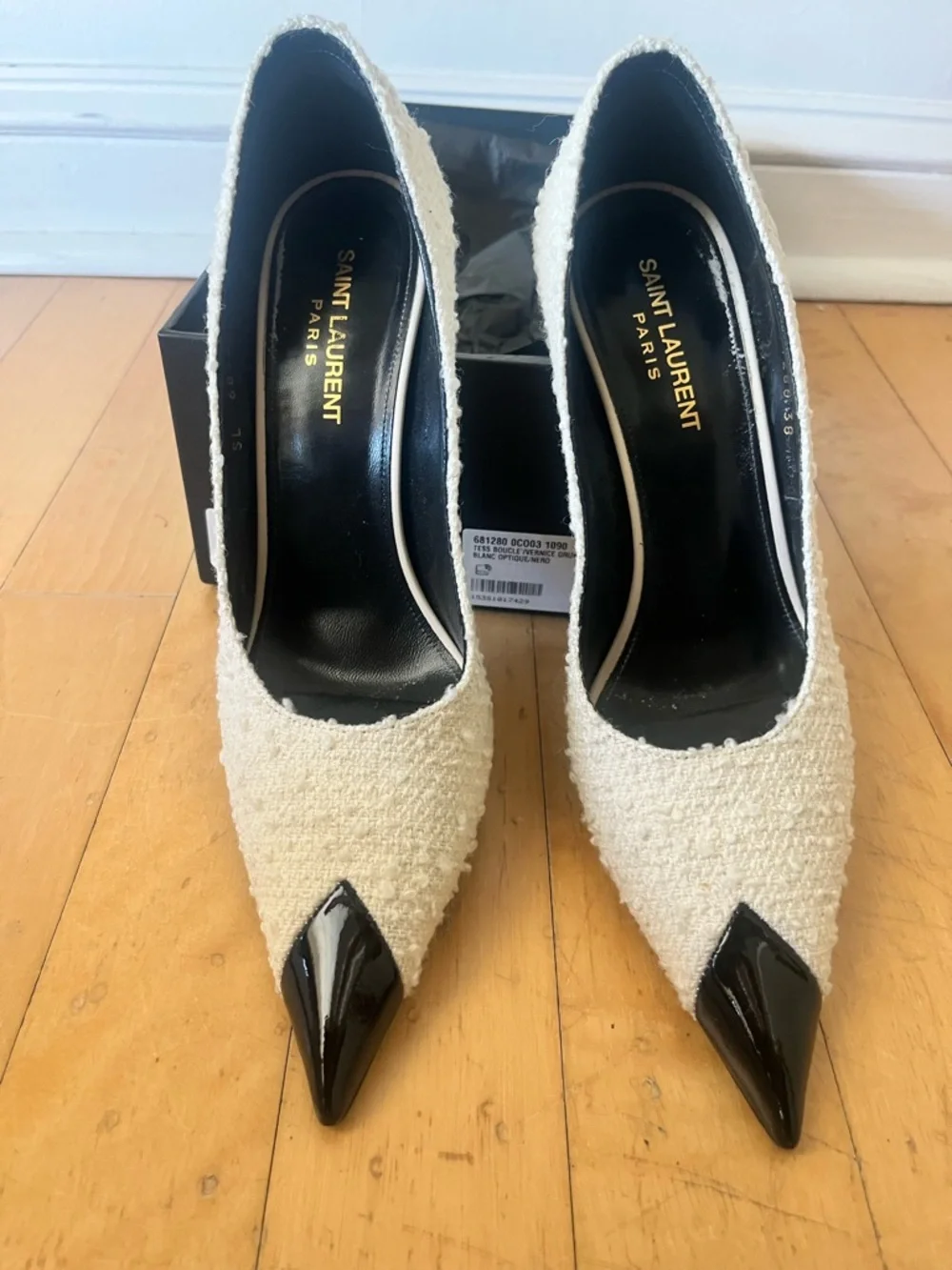 Saint Laurent Cream Tweed Pumps with Black Patent Toe - Picture 8 of 13